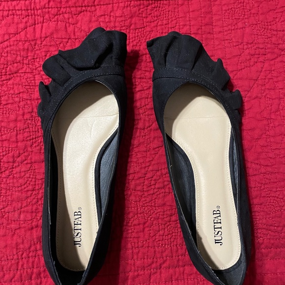 Just Fab Black Ruffle Flats - Size 10 - Picture 1 of 4